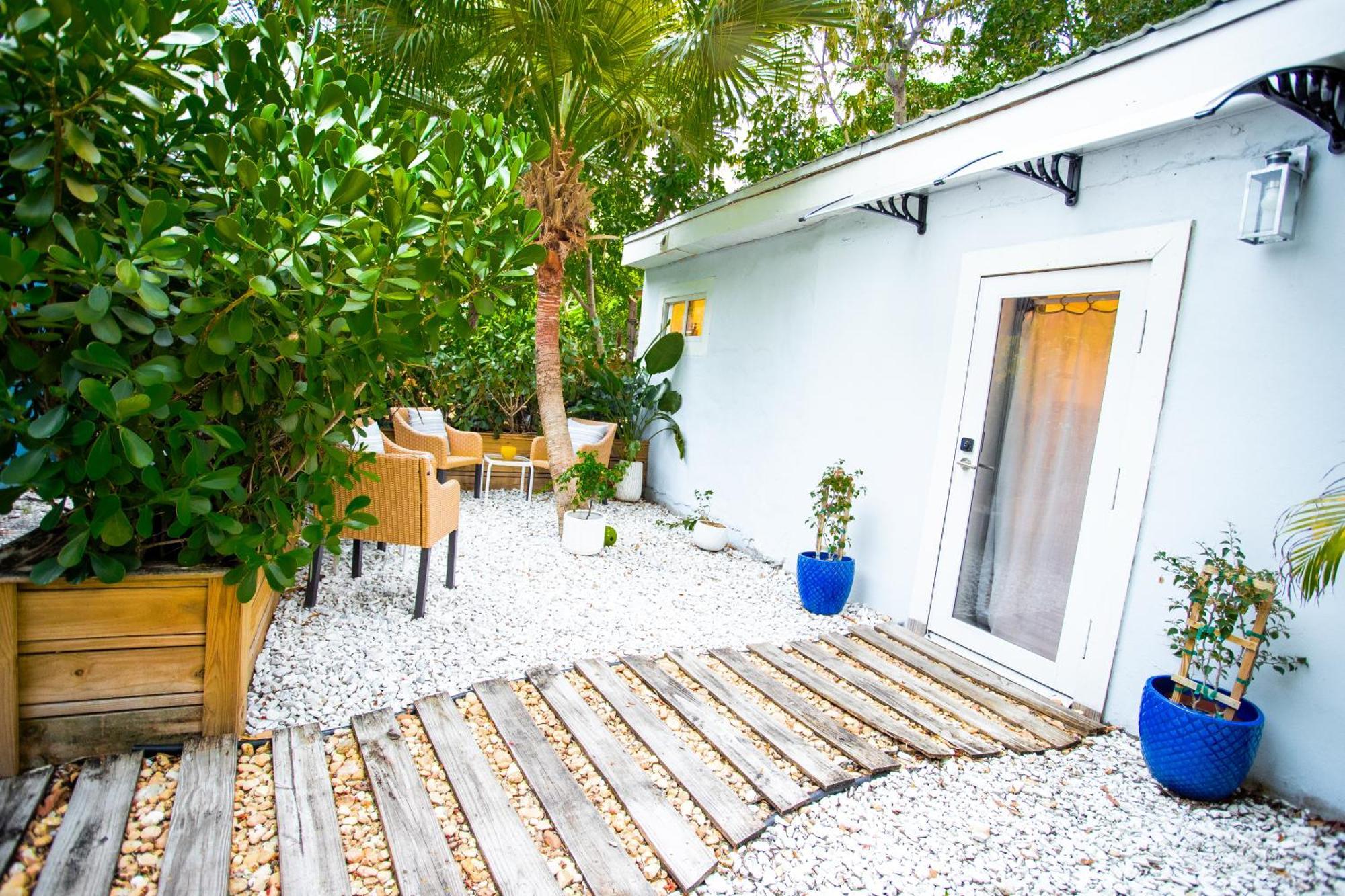 Cozy Tiny Home - Hidden Gem! Miami Exterior photo